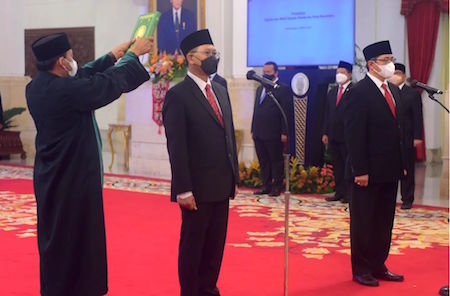 Presiden Joko Widodo Lantik Bambang Susantono dan Dhony Rahajoe Sebagai Kepala dan Wakil Kepala Otorita IKN